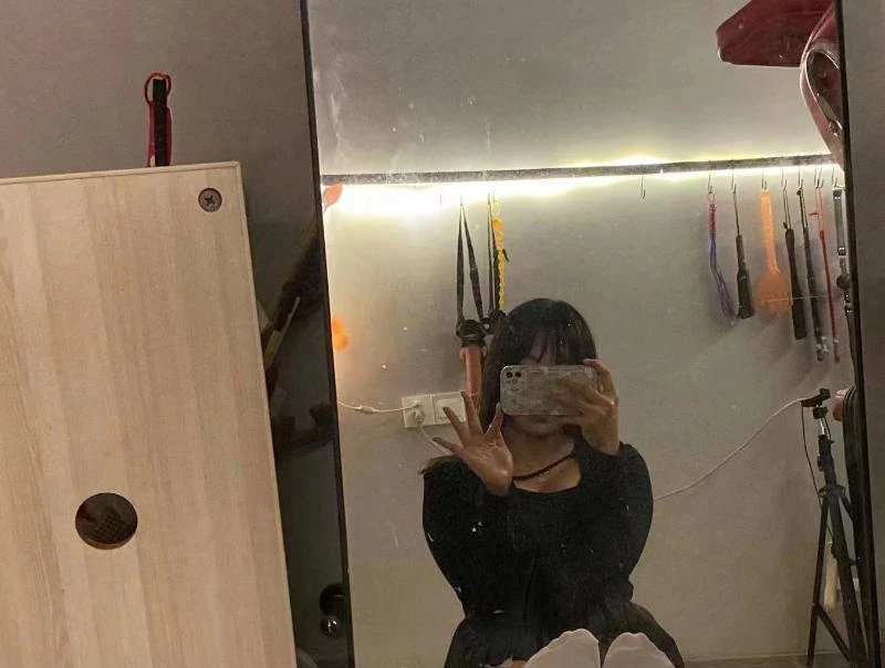 女王艾斯琪S生活照(2)