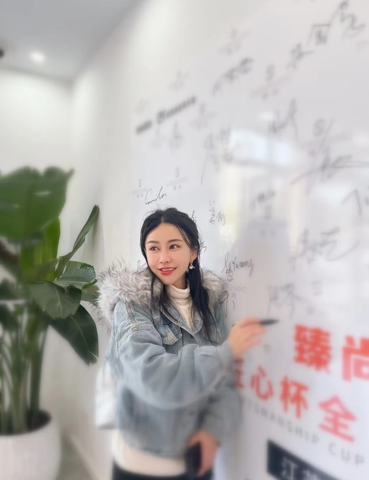 潇潇服务系老师生活照(1)