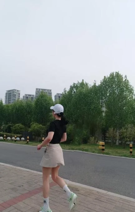 瑜伽妹子安素生活照(3)