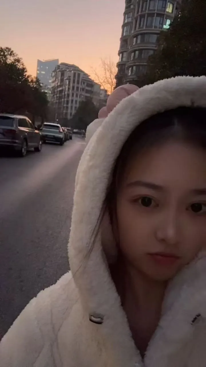 怜悯生活照(2)