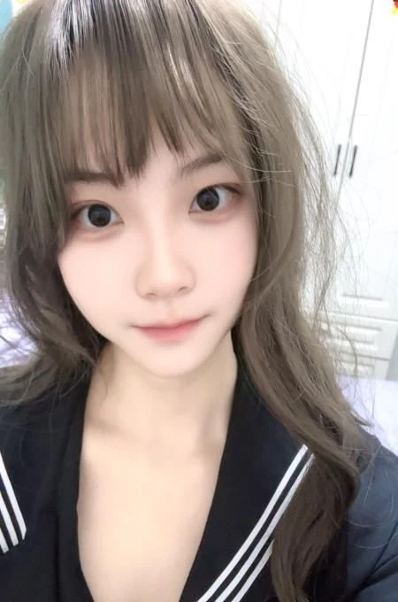 巨臀萌妹子生活照(1)