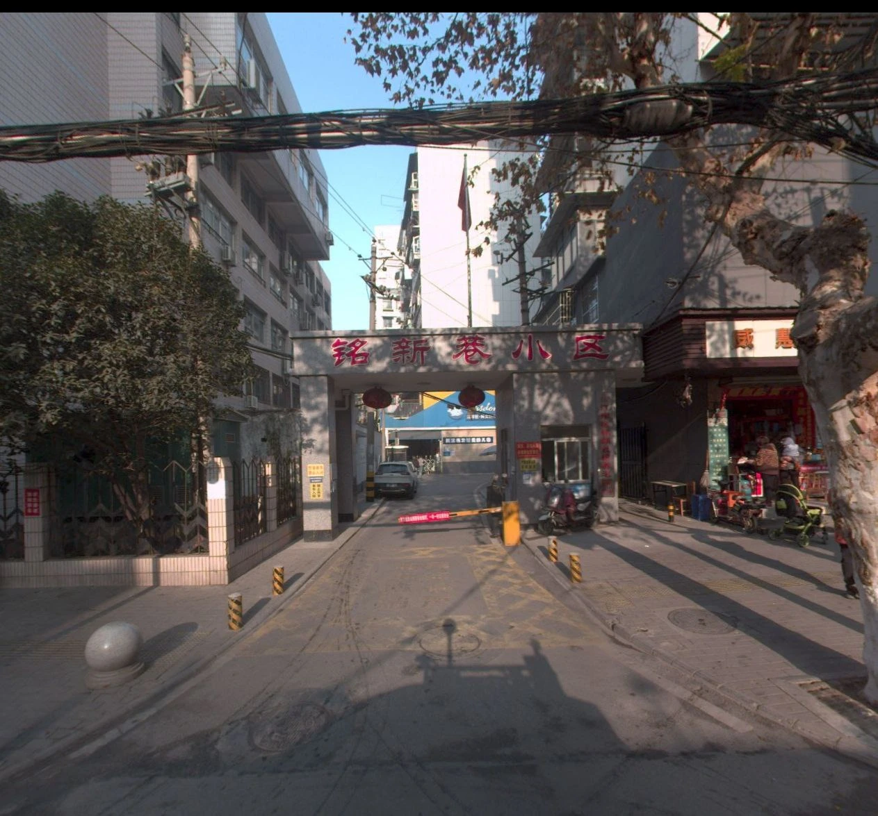 铭新巷小区站街