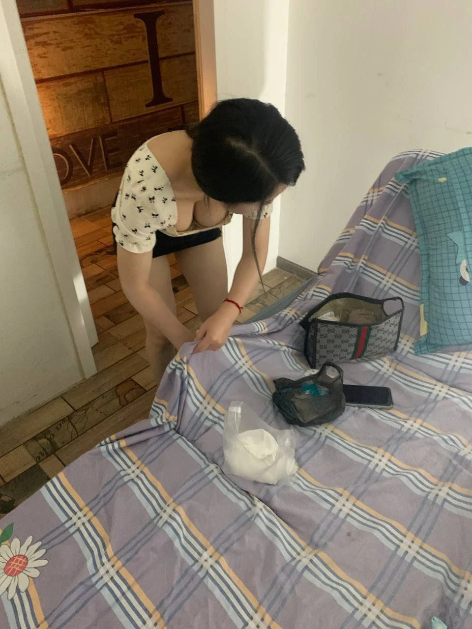 荣华街站街生活照(2)