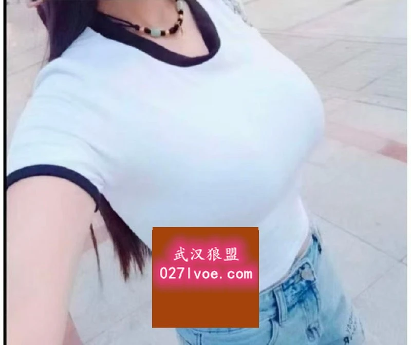 大胸妹子生活照(1)