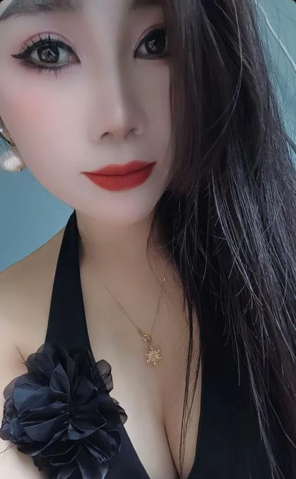 风骚小嫂子面包生活照(2)