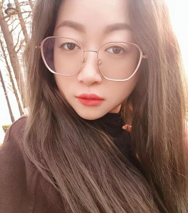 小嫂子生活照(1)